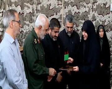 برگزیدگان جشنواره فعالان دفاع مقدس در فضای مجازی فارس معرفی شدند