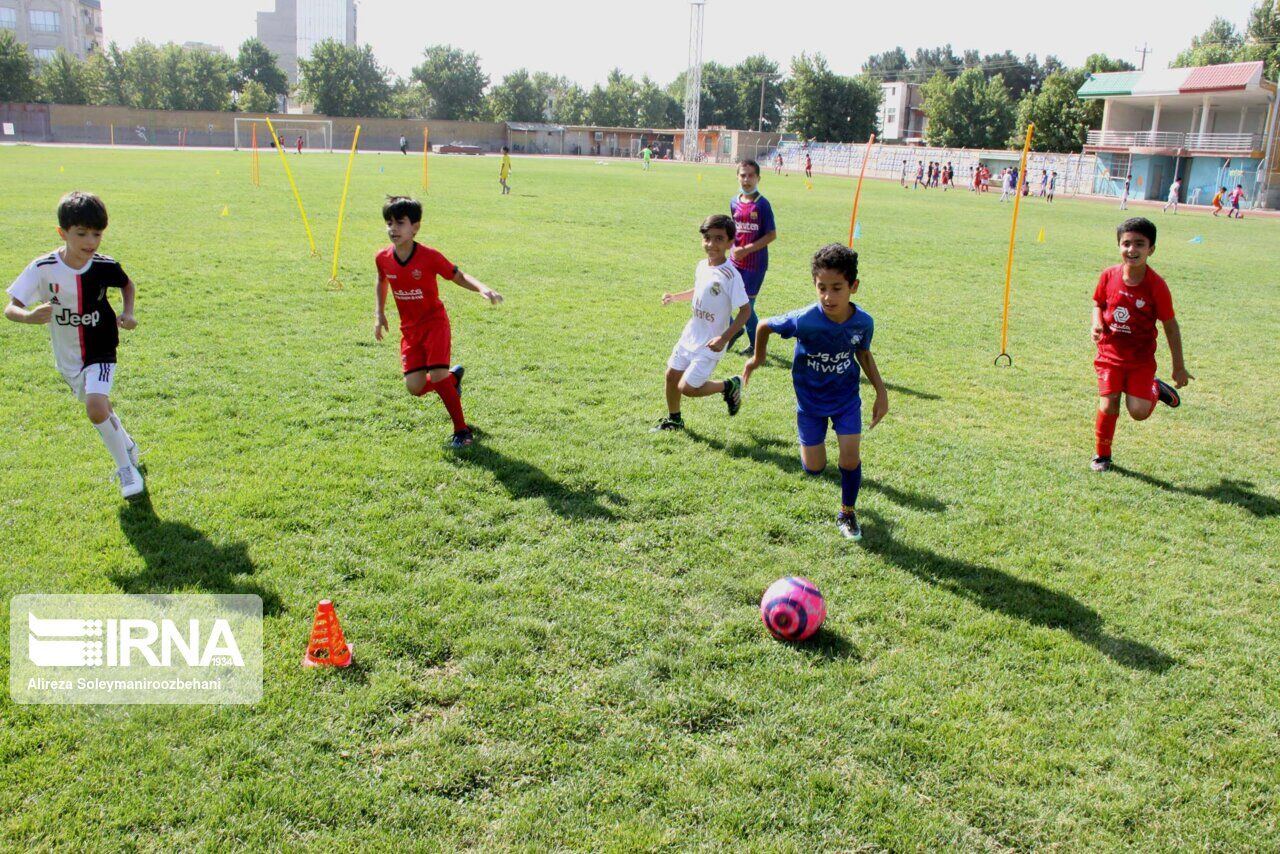 مدارس فوتبال یزد از مربیان دارای مدرک برای آموزش استفاده کنند