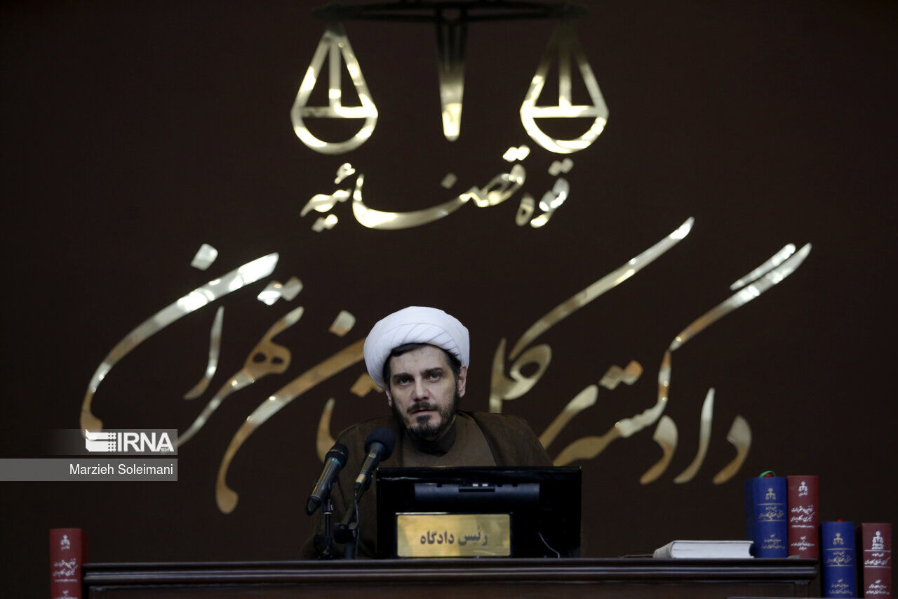 Juez iraní emite grave advertencia a los países que acogen a terroristas del MKO