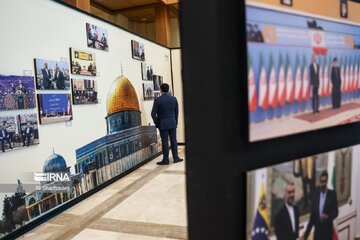 Ceremonia conmemorativa por el canciller mártir de Irán