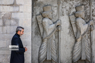 Ceremonia conmemorativa por el canciller mártir de Irán