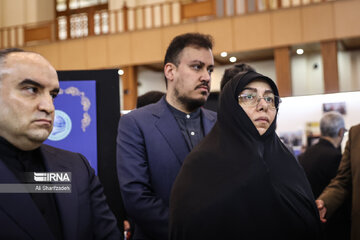 Ceremonia conmemorativa por el canciller mártir de Irán