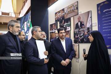 Ceremonia conmemorativa por el canciller mártir de Irán