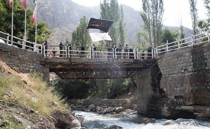 عزاداری در کوچه باغ‌های روستای ارنگه