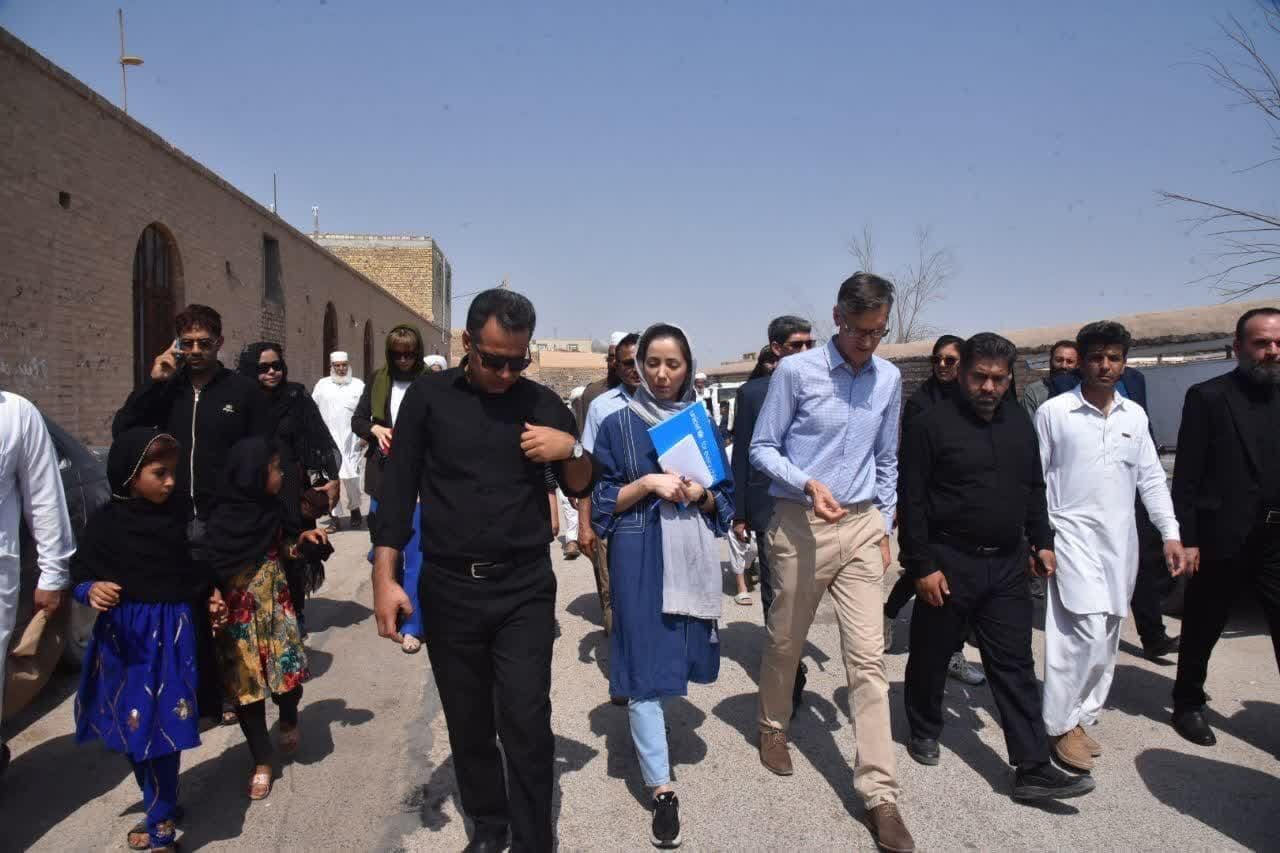 سفیر هلند و نماینده یونیسف از مهمانشهر اتباع افغانستانی در اردکان یزد بازدید کردند