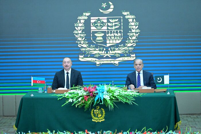 پاکستان و جمهوری آذربایجان ۱۵ سند همکاری امضا کردند