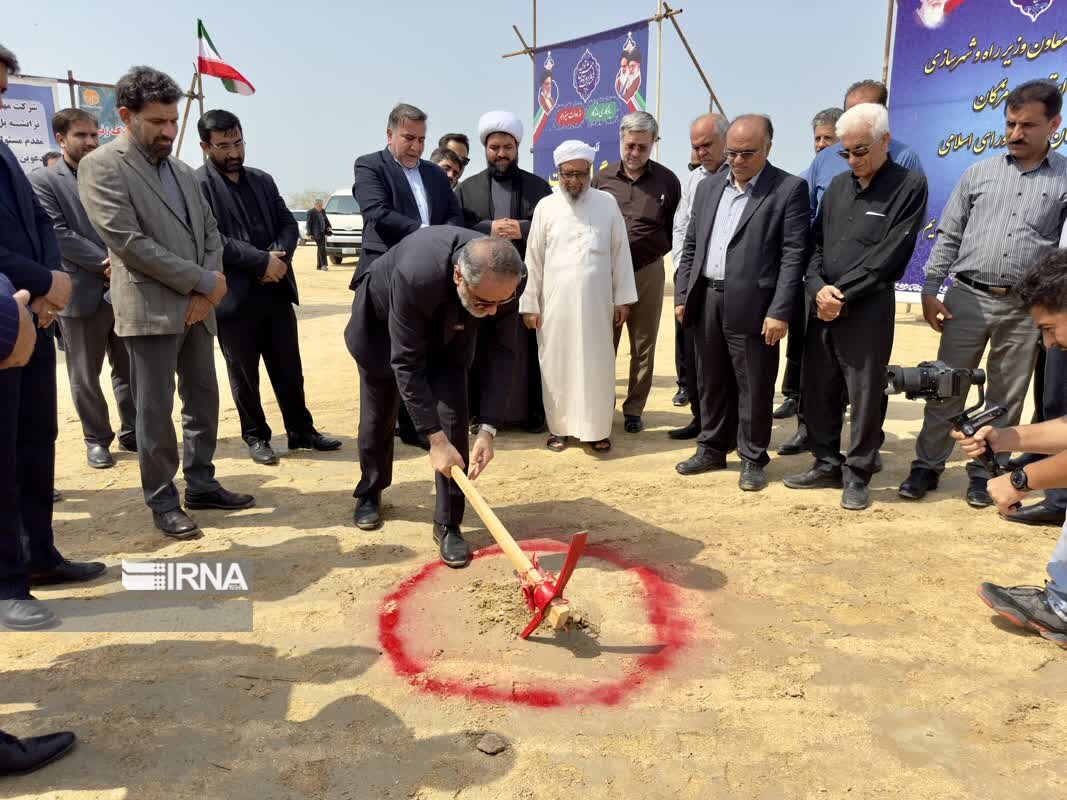 کلنگ عملیات اجرایی بزرگراه بعثت در قشم زمین زده شد