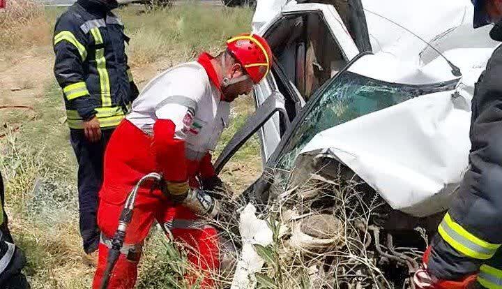 واژگونی خودرو پژو پارس در مسیر اراک - قم سه کشته برجا گذاشت