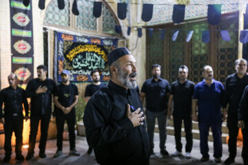 Shirazíes lloran por Husein, tercer imam de los chiíes