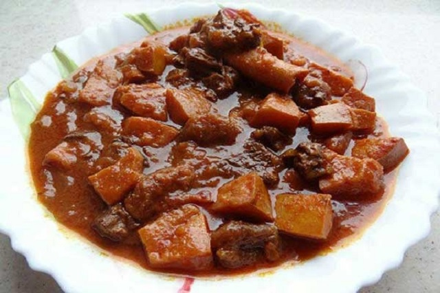 طرز تهیه خورش آلو ترش؛ غذای نذری محرم سمنانیها