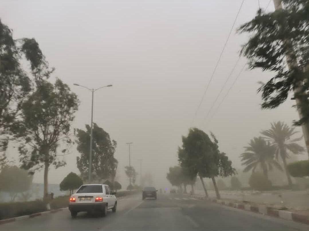 سرعت وزش باد در چوپانان و انارک اصفهان به ۵۶ کیلومتر بر ساعت رسید