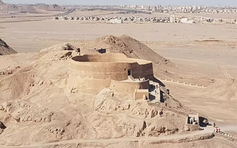 دخمه زرتشتیان؛ رازهای برج خاموشان در یزد