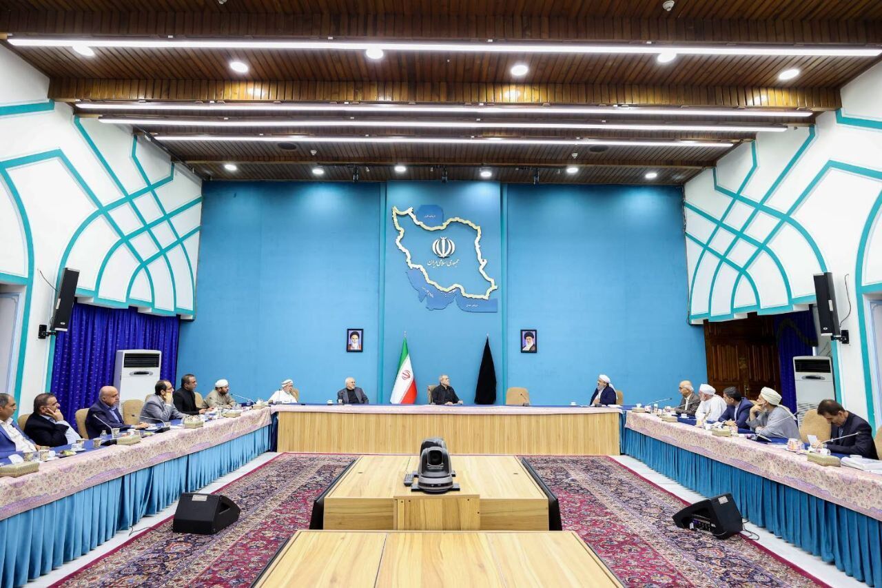 بزشكيان يستقبل ممثلي الأعراق والمذاهب في البلاد بزشكيان يستقبل ممثلي الأعراق والمذاهب في البلاد