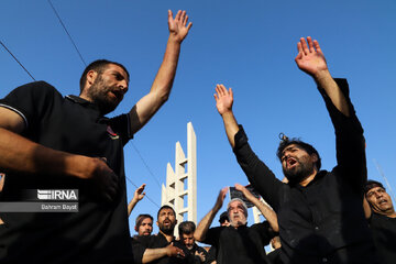 Le Ground Hosseinyeh de Zanjān accueille les personnes en deuil de l'Imam Hussain (AS)