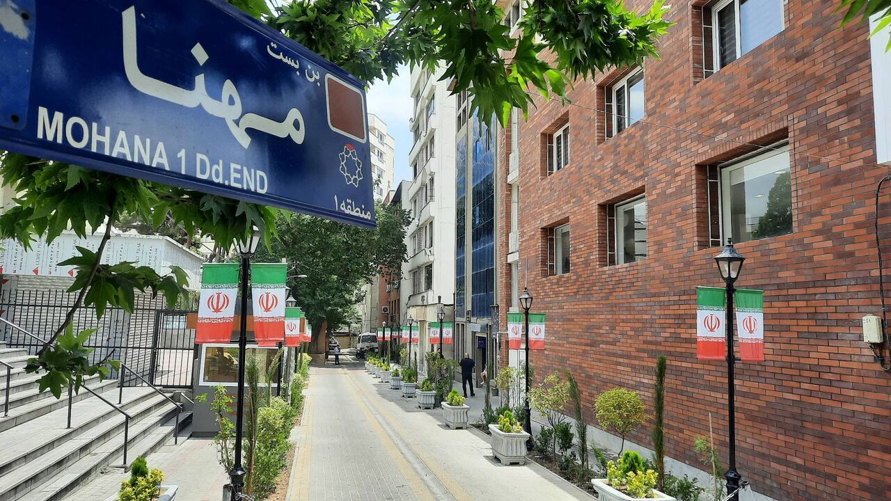 رخت نو بر تَن کوچه پس کوچههای شمرون - ایرنا