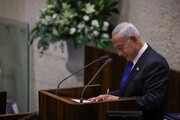 Knesset'te muhalefet temsilcilerinin Netanyahu'ya alaycı bakışları ve gergin atmosfer