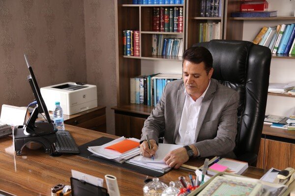 قایقرانی به گِل نشسته در کویر کرمان و انتظارها برای تغییر