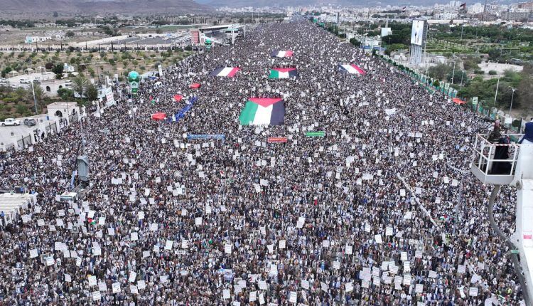راهپیمایی گسترده یمنی ها در حمایت از مردم غزه + فیلم
