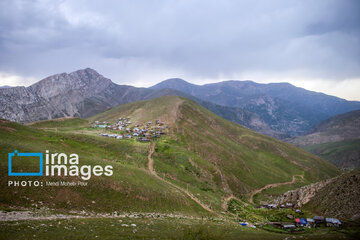 Pastos de verano en montañas de Irán 