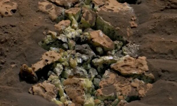 کشف تصادفی کریستالهای گوگردی مریخنورد «کنجکاوی»+ فیلم