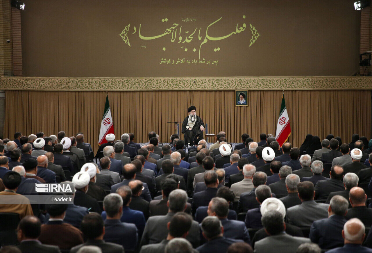 Встреча депутатов Меджлиса исламского совета ИРИ с аятоллой Хаменеи