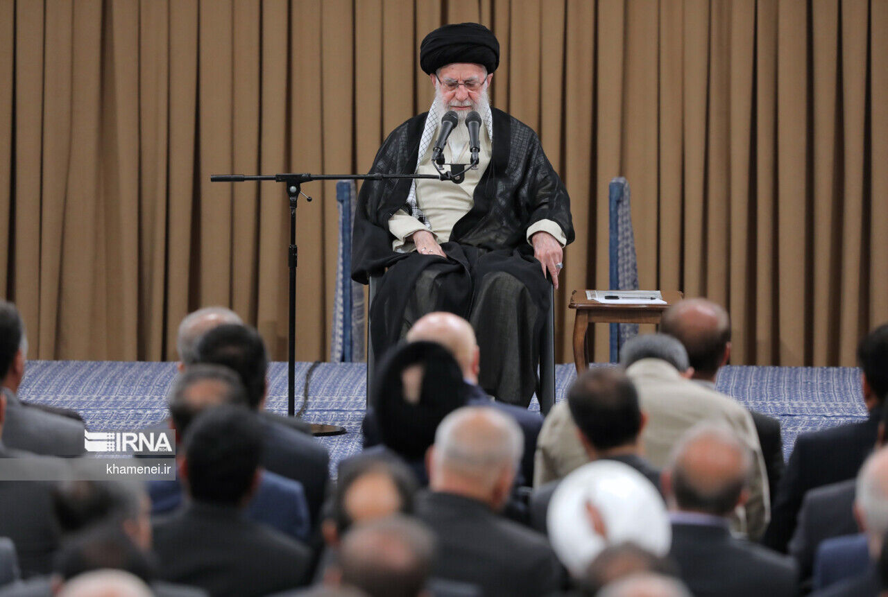 Das Treffen von Vertretern des iranischen Parlaments mit Ayatollah Khamenei