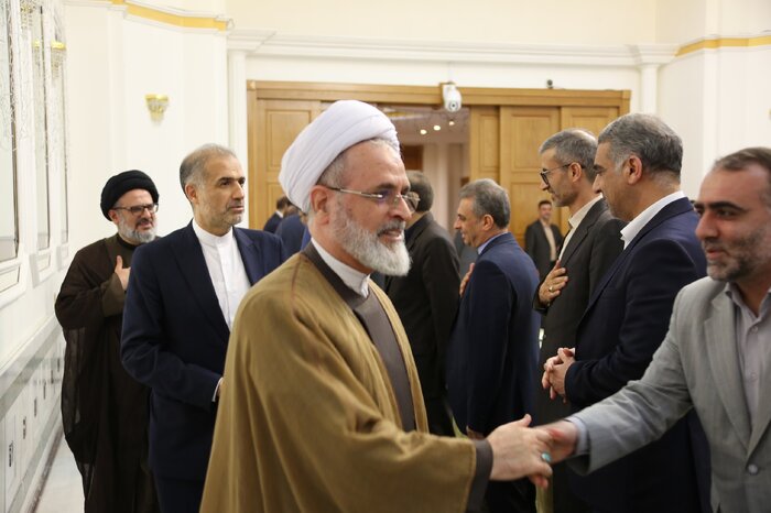 آیتالله اعرافی: مناسبات علمی و معرفتی با کشورهای جهان توسعه یابد