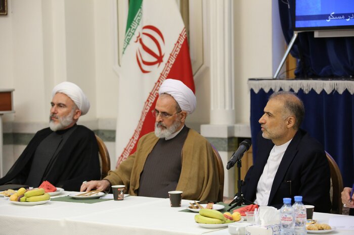 آیتالله اعرافی: مناسبات علمی و معرفتی با کشورهای جهان توسعه یابد