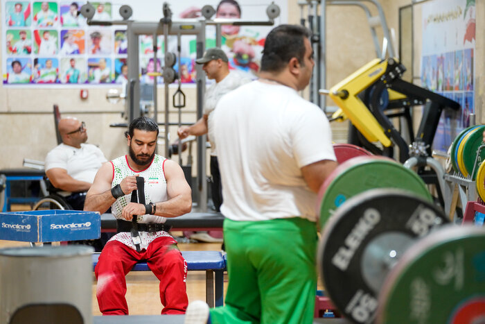 ۶ پولادمرد پاراوزنه برداری آماده فتح پاریس
