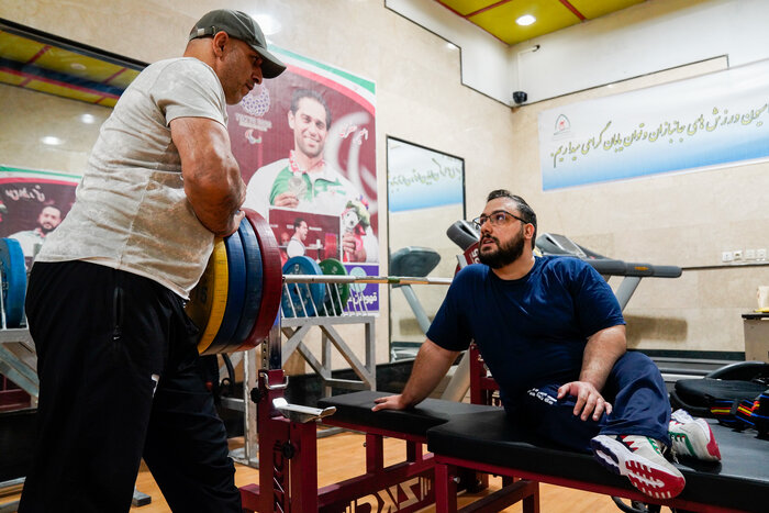۶ پولادمرد پاراوزنه برداری آماده فتح پاریس
