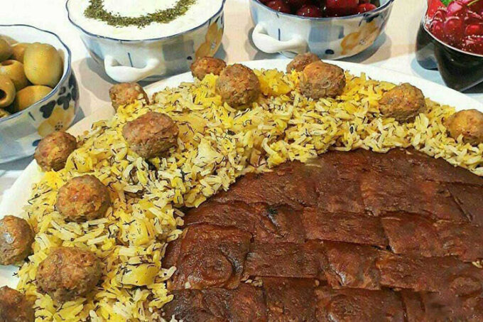 طرز تهیه سیب پلو کرمانشاهی مجلسی در ۴ مرحله ساده