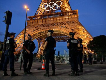 افتتاح المپیک با طعم حاشیه و ترس؛ از کشف بسته مشکوک به بُمب تا اختلال در حمل‌ونقل