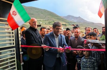 سالن ورزشی و زمین چمن روستای اندریان ورزقان افتتاح شد