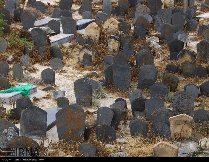 گورستان تاریخی «اسپه چاه» در چنبره گُل‌سنگ‌ها