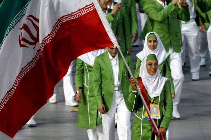 پرچمداری بانوان ایرانی در روز قهرمانی آزادکاران جوان در آسیا