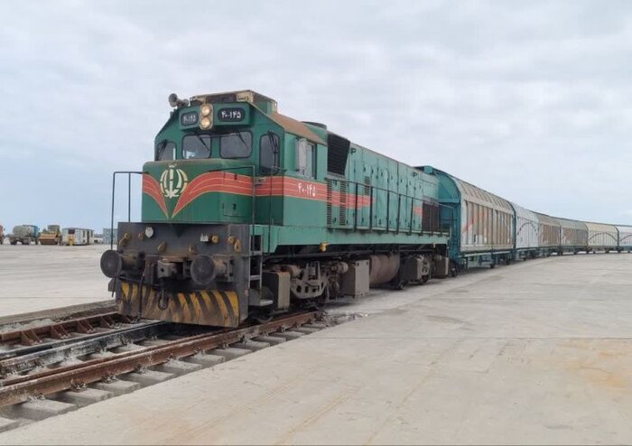 سهم ۱۲ درصدی راهآهن از جابجایی بار/ لرستان مرکز ترانزیت ریلی میشود؟