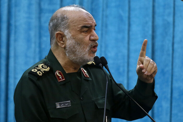 اللواء سلامي: من يواجه إيران القوية سيُمنى بالهزيمة والذل والهوان