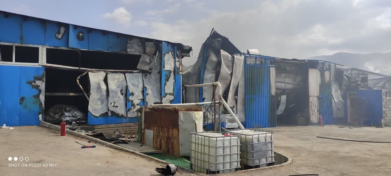 کارخانه یخچال سازی در تبریز طعمه حریق شد + فیلم کارخانه یخچال سازی در تبریز طعمه حریق شد + فیلم