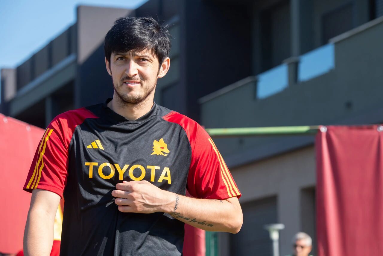 Sardar Azmoun joins Shabab Al-Ahli in Dubai