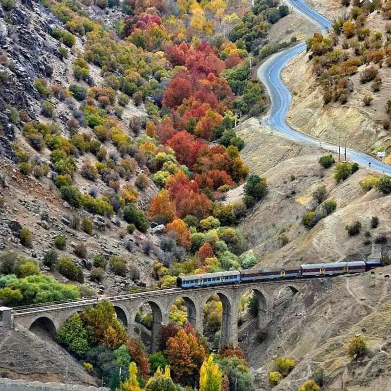 آبشار بیشه لرستان، گنجینهای دیدنی در دل جنگلهای بلوط