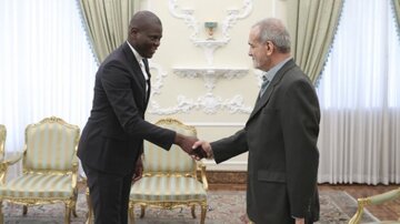 Iran-Afrique du Sud : le nouveau président iranien souligne la nécessité de développer les relations économiques bilatéraux