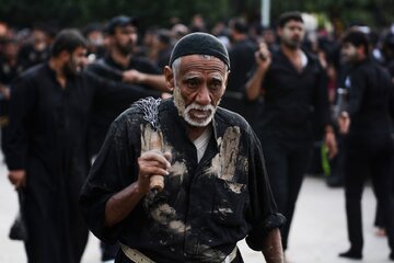 استاندار کرمان: پیرغلامان حسینی برگزیدگانی توفیق یافته هستند