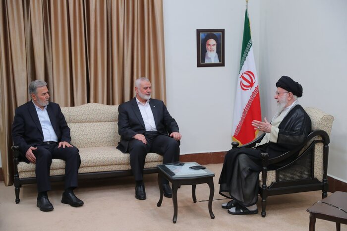 Supreme Leader holds meetings with visiting foreign guests