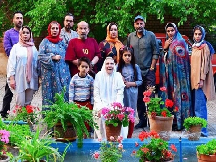 فریده سپاهمنصور: پیشکسوتان خانهنشین شدهاند/ دوستی خاله خرسه در «یک جمعیت قابل کنترل»