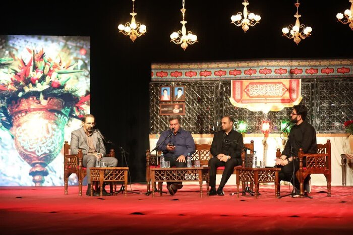 خورشید گلوی ذاتش را بوسید