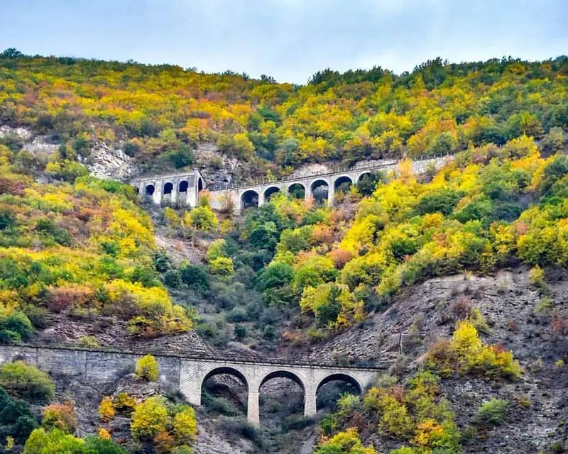 مکانهای دیدنی جاده فیروزکوه؛ از تنگه واشی تا دریاچه لزور