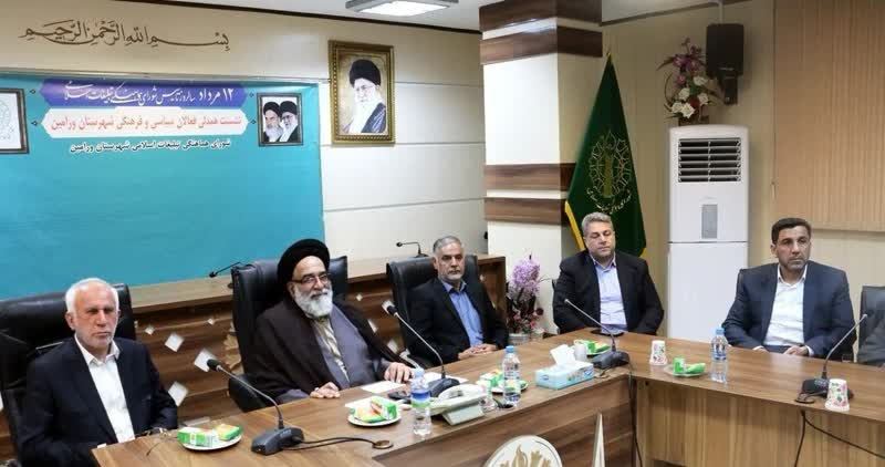 رئیس شورای تبلیغات اسلامی استان تهران:آگاهی بخشی به نسل جوان خنثی کننده توطئه دشمنان است