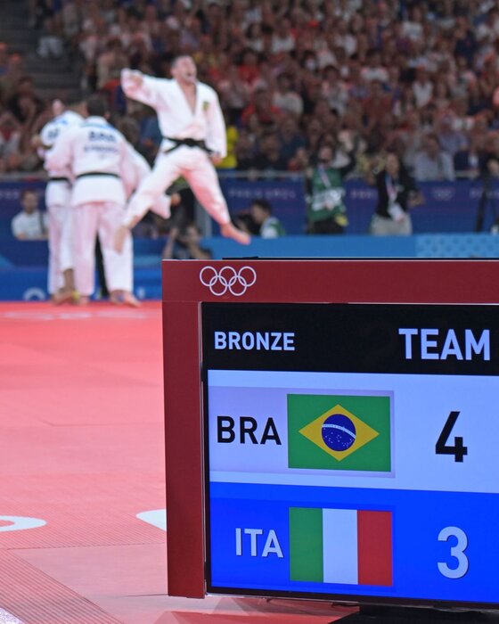 پادشاه اشک ساموراییها را درآورد؛ طلای جودوی تیمی به فرانسه رسید + عکس و فیلم