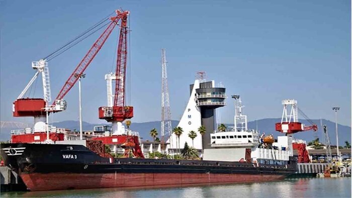 افزون بر ۲ تن کالای اساسی از طریق بنادر مازندران وارد کشور شد