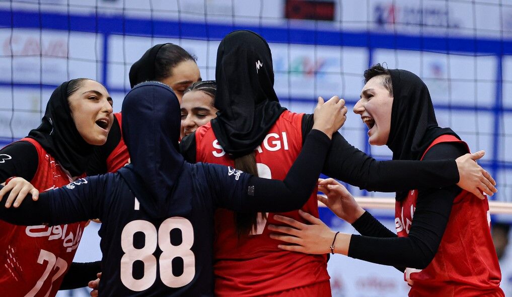 صدرنشینی تیم ملی <a href='/last-search/?q=والیبال'>والیبال</a> <a href='/last-search/?q=زنان'>زنان</a> با پیروزی مقابل نپال